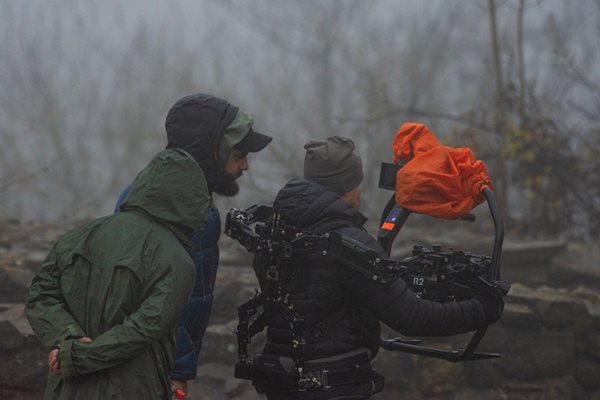 Веснаков и колегите му не се плашат от работа при всякакви метеорологични условия.