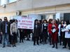 Служители на здравната инспекция в Пазарджик
 протестираха за по-високи заплати