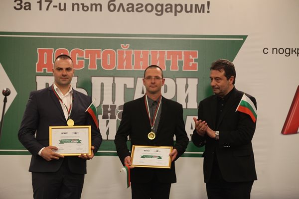Константин Каменаров, генерален директор на БНТ, с достойните Костадин Симидчиев и Красимир Ангелов.