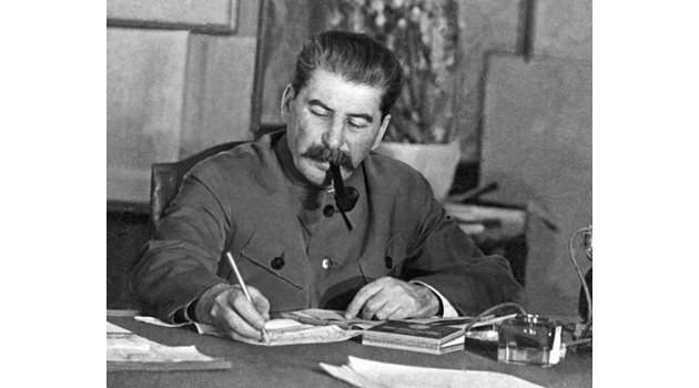 Сталин вкарва Корольов в лагер.