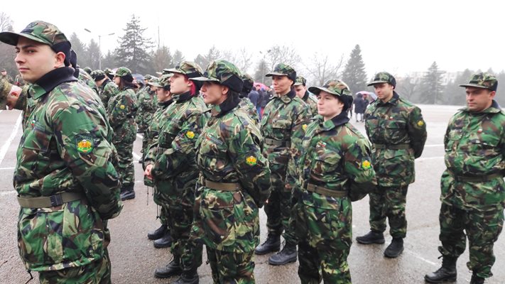 Централното военно окръжие и неговите структури в страната всяка година извършват актуализиране на базата данни за хората от резерва и запаса, които се водят на военен отчет. Снимка Архив