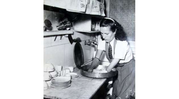 Върбинка, макар и без ръце, умеела да прави всичко в кухнята.
Снимка: РИМ в Търговище