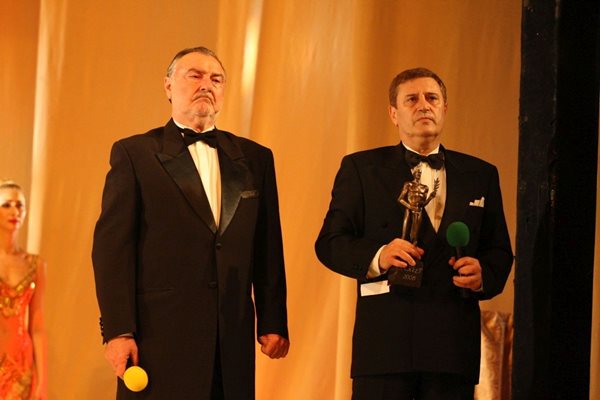 Милен Миланов и Васил Михайлов откриват церемония „Аскеер“.
