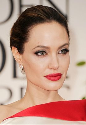 Много е вероятно червилото на Анджелина Джоли да е произведено в Италия. СНИМКИ: АРХИВ
