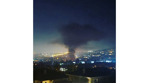 Среднощният пожар в "Княжево". СНИМКА: Фейсбук профил на Йордан Йончев-Гъмзата