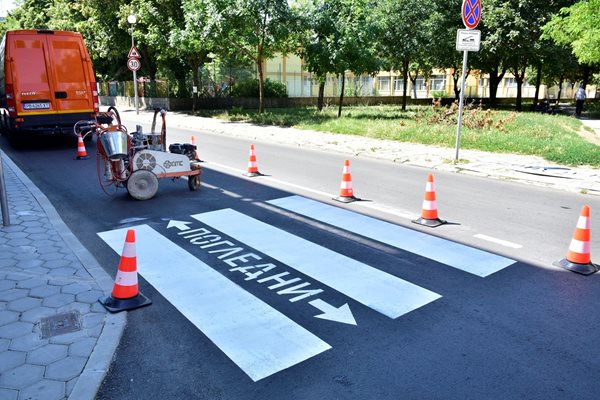 Предстои освежаването на пешеходните пътеки в Пловдив.