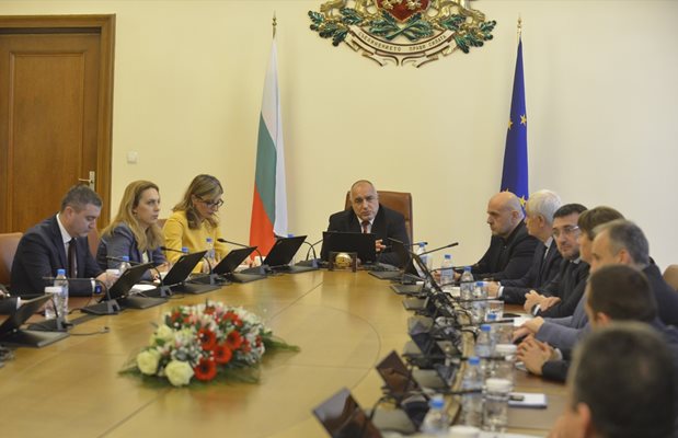 Бойко Борисов по време на извънредното заседание на министерски съвет СНИМКА: Йордан Симеонов