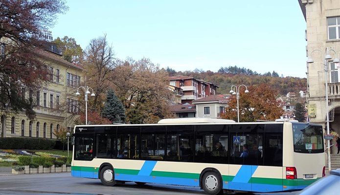 Безплатни автобуси пускат в Търново за Задушница