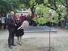 Кмет и директорка засадиха дъб за 35 г. на детска градина "Еделвайс"