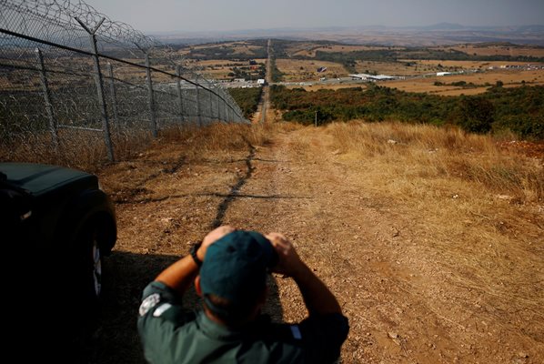 Оградата по българо-турската граница