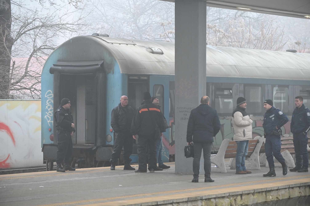 101 пожара са загасени на Нова година в страната