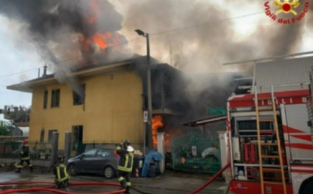 СНИМКА: Италиански пожарникари