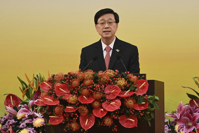 Новият главен управител на Хонконг обеща да работи за развитието на района