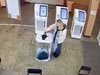 Русия съди жена, изляла зелена боя в урна за гласуване