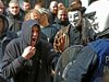 Националисти се бият с полиция в Брюксел (снимки)