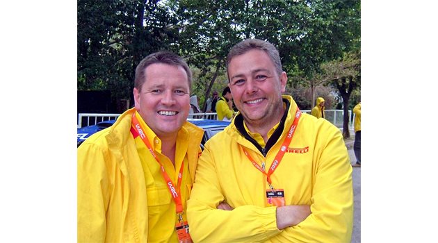 ДОВОЛНИ: Пол Хембърли (вляво) и неговият колега Марио Изола се усмихват след първите тестове на пистата "Пол Рикар"