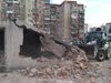 Багери сриват къщи и магазини в Столипиново (Снимки)