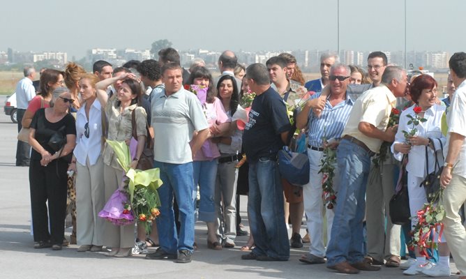 24 юли 2007 г., 5-те медицински сестри и палестинският лекар кацнаха на летище София със самолет на Сесилия Саркози. Те бяха посрещнати от десетки близки, роднини и приятели, както и от политици.
