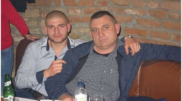 Виктор (вляво) и баща му Иван