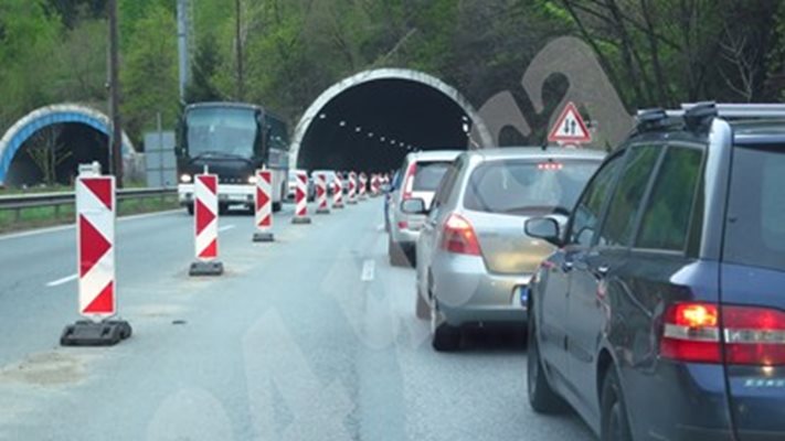 Очаква се затруднен трафик по време на ремонтните действия на автомагистрала „Хемус“.