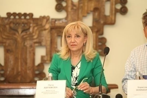 Аврамова: Надявам се през 2023 г. да има завършен финален етап на АМ "Струма"