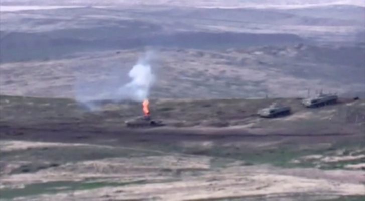Военните действия в Нагорни Карабах са продължили в нощта срещу понеделник СНИМКИ: Ройтерс