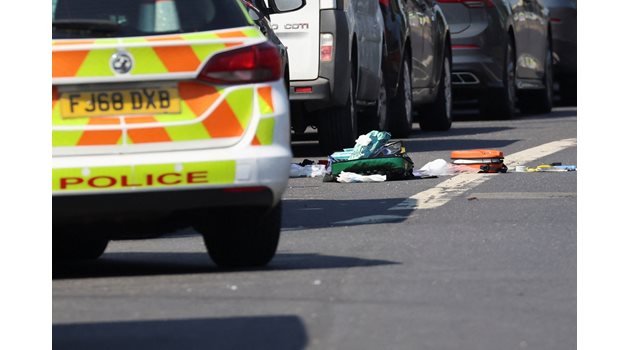 Трима души бяха намерени мъртви на няколко места в Нотингам след инцидент, включващ атака с бус. СНИМКА: Ройтерс