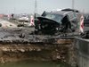 Кола се вряза в мантинела в Асеновград, дете и жена са в болница (Видео)