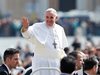 Папа Франциск се срещна с британец, потърсил помощта му за неизлечимо болно бебе