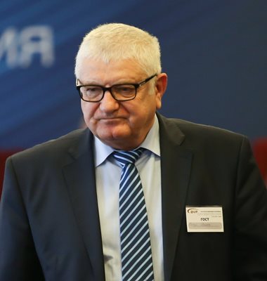Петър Кънев по време на общото събрание на Българската федерация по волейбол на 13 март, след което той се завърна в управлението като вицепрезидент на централата. СНИМКА: РУМЯНА ТОНЕВА