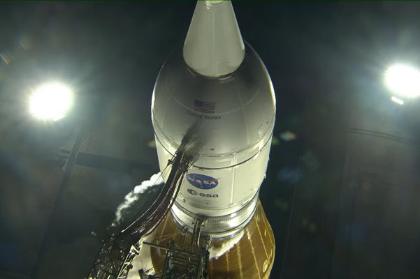 Гледайте как НАСА изстрелва новата си ракета към Луната (На живо)