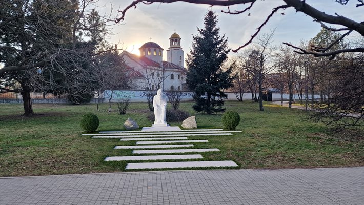 Проектът за паметник на Светеца от Байлово в столичния парк "Гео Милев" до храма