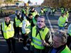 Рейтингът на Макрон спада на фона на протестите срещу данъка върху горивата във Франция