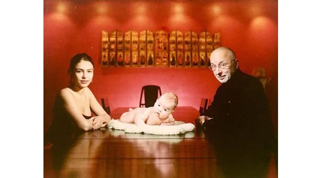 Ода Жон със съпруга си Йорг Имендорф и дъщеря им Ида на 1 годинка