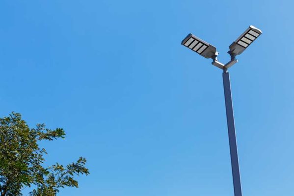 Слагат "умни лампи" в Стамболийски, разходите за ток падат 3 пъти