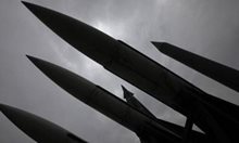 Вашингтон: Русия ще купува ракети и артилерийски снаряди от КНДР
