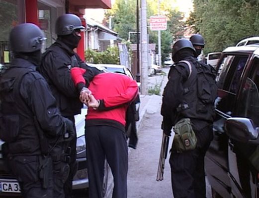 Къртица от НАП предупредила "Недосегаемите" за арестите