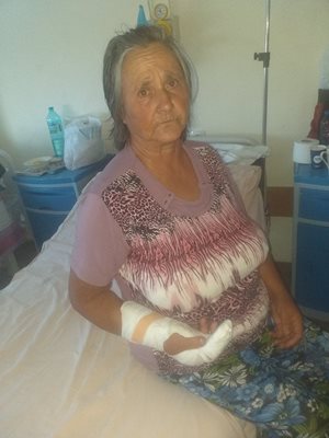 Стефана Господинова пусна снимка след инцидента от 11 август 2020 г.  Мария твърди, че ръката била гипсирана, без да е счупена.