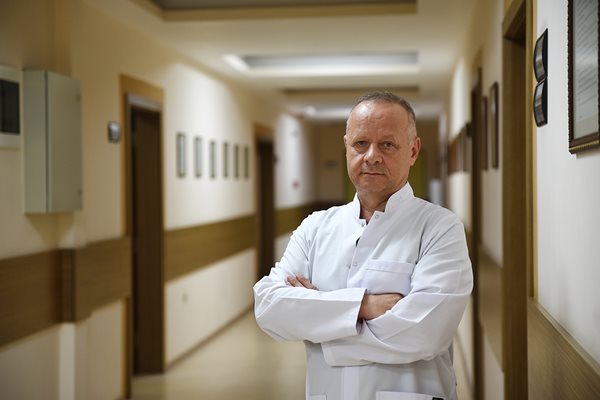 Д-р Михаил Тиков