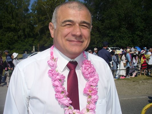 Депутатът от БСП Георги Гьоков на Празника на розата в Казанлък.