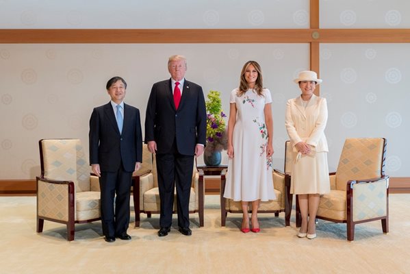 Японското императорско семейство и Доналд и Мелания Тръмп СНИМКИ: Ройтерс