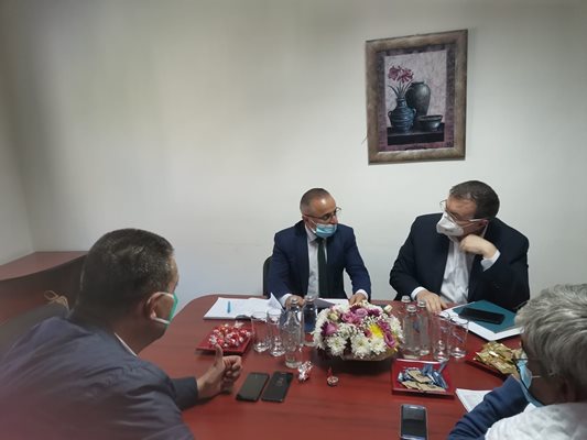Здравният министър проф. Костадин Ангелов се срещна с кмета на Сандански Атанас Стоянов.