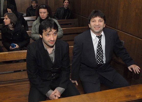 Красимир Маринов (вдясно) забравил да си плати задълженията за луксозните возила