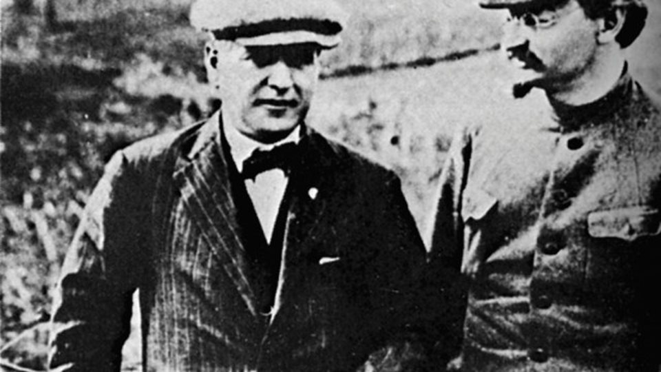 Кръстю Раковски се издига в съветската йерархия и е първи приятел с Ленин,  но Сталин го включва в списъците за ликвидация - 168 Часа