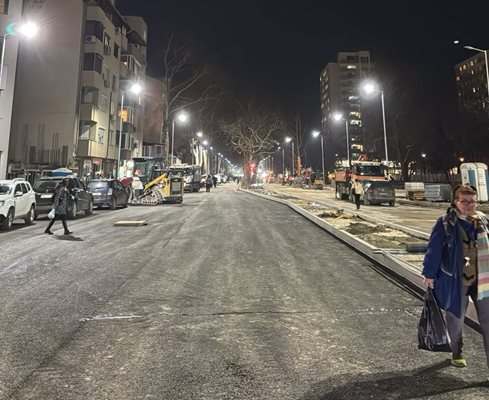 В следващите дни ще бъде положен последния слой на „Царевец" до "Пещерско шосе".