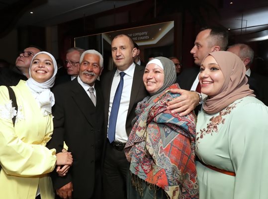 Радев се срещна в Аман с представители на българската общност в Йордания. Снимки прессекретариат на държавния глава.