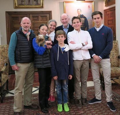 Семейството на княз Кубрат с цар Симеон и царица Маргарита на Коледа през 2015 г.
