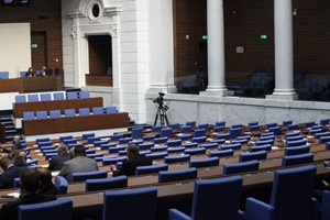 Парламентът единодушно прие Закон за жестовия език