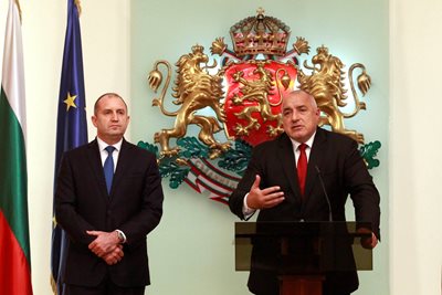 Борисов и Радев си размениха остри реплики за харчовете на правителството по време на коронакризата. СНИМКА: 24 часа