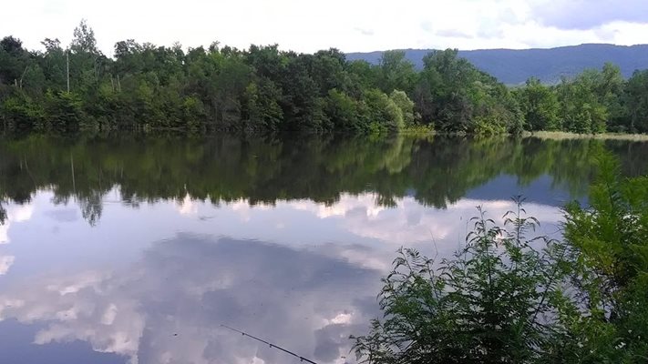 Язовир се руши и застрашава околната среда